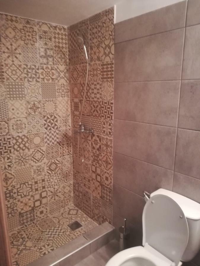 Pireaus Charming Sparkle Esterno foto